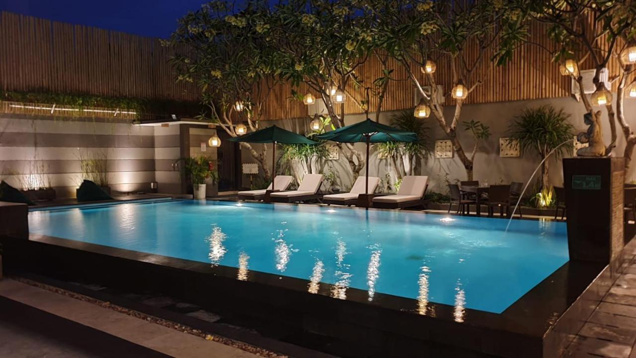 The Banyumas Villa Denpasar Extérieur photo