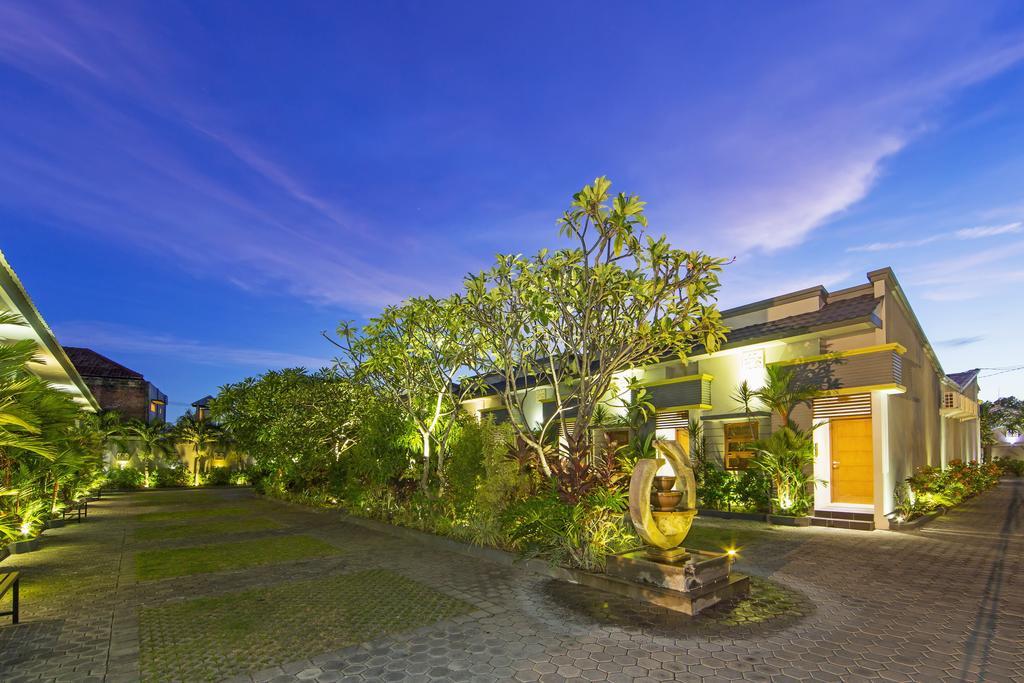 The Banyumas Villa Denpasar Extérieur photo