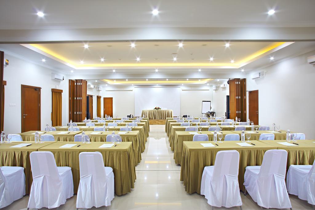 The Banyumas Villa Denpasar Extérieur photo