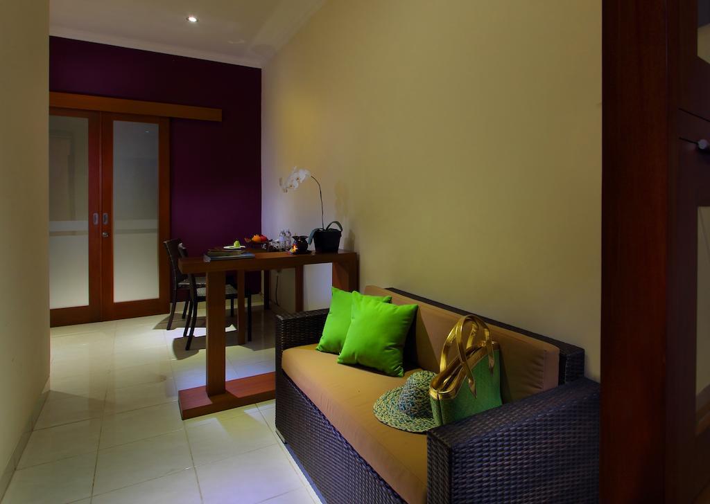 The Banyumas Villa Denpasar Extérieur photo