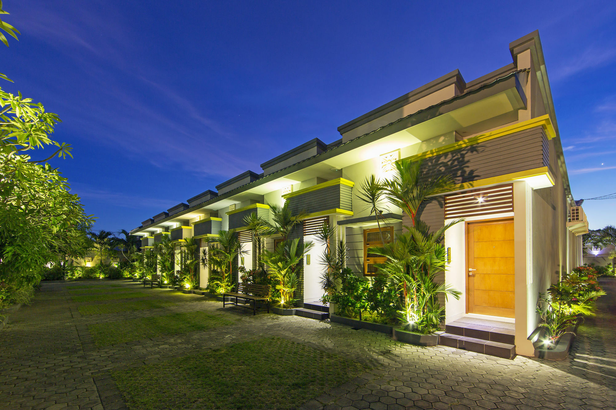 The Banyumas Villa Denpasar Extérieur photo
